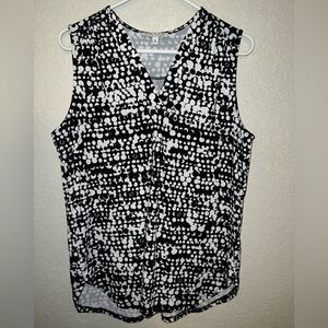 CHAUS NEW YORK BLACK/WHITE SLEEVELESS TOP- SIZE LARGE NWOT SPRING/SUMMER-SOFT
